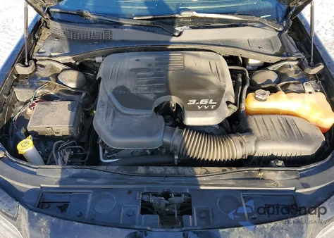 2014 Chrysler 300 S z USA, uszkodzony, nr VIN 2C3CCAGG2EH379233